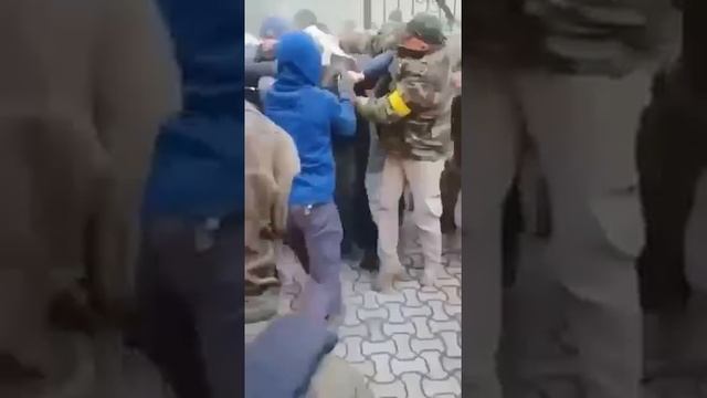 Видео нападения на митрополита УПЦ Феодосия