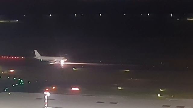 Prvo sletanje i poletanje Er Srbije sa nove piste aerodroma "Nikola Tesla"