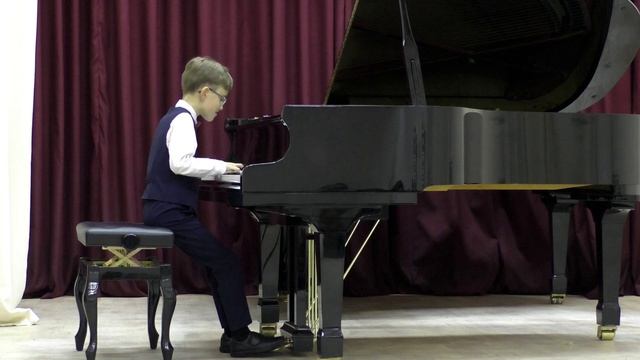 1) С. Рахманинов. Маргаритки. 2) Ф. Шопен. Вальс До-диез минор ор.64.