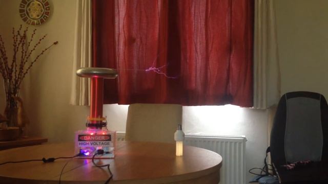 The strangers - Golden brown - Musical tesla Coil