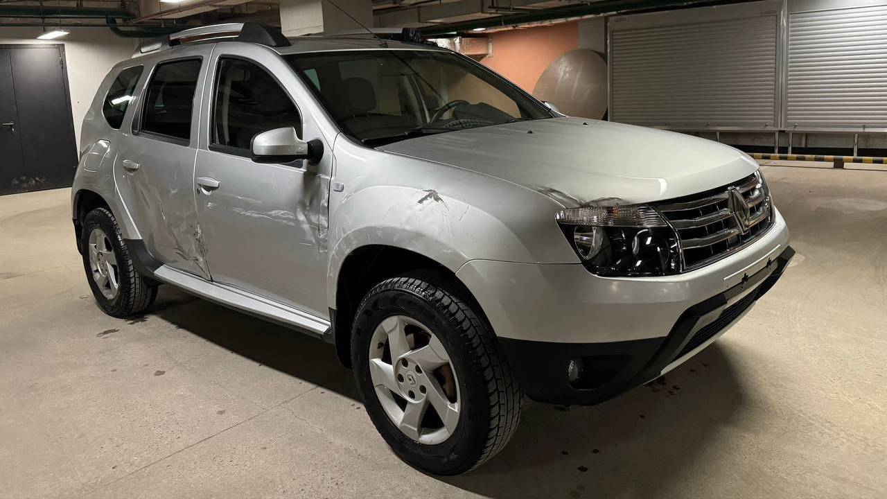 Renault Duster; 2,0 MT; 2015; Серебристый