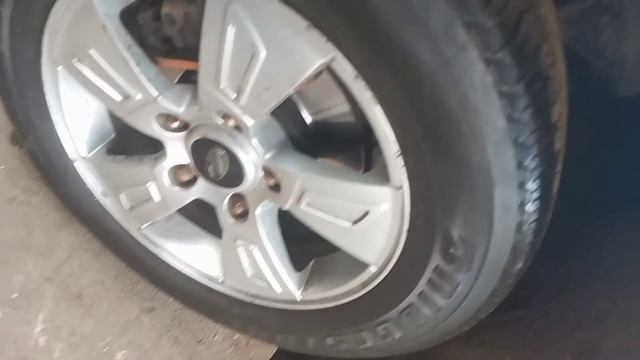 XUV 500 17 inch alloy wheels company fitted Bade tyre MRP 35000 mobile no 9999827093