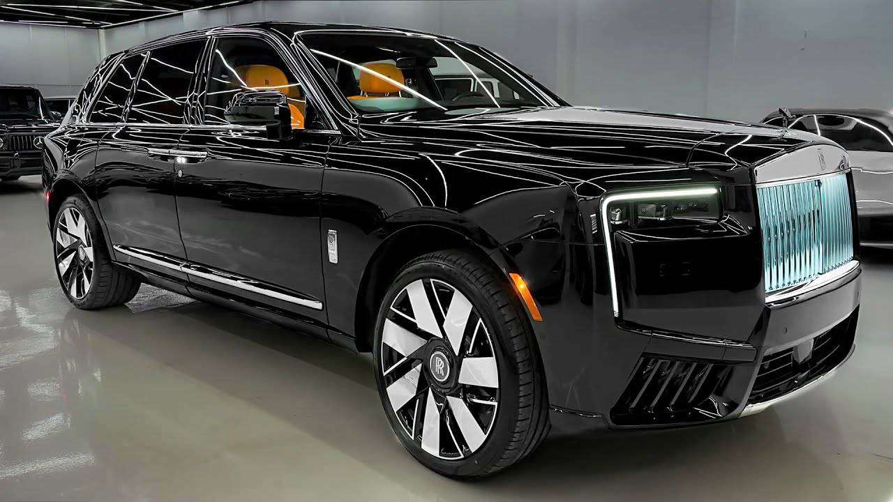 Rolls Royce Cullinan (2025) - Ultra Luxury Ship in details