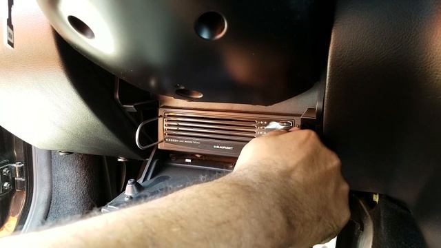 How to Remove CD Changer from Maserati Quattroporte 2007 for Repair.