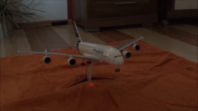 Modell A380 with Anti - Airbus Collision Lights - Original A380 Engine Sound