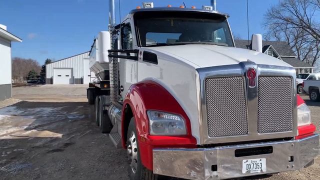 2017 Kenworth T880 Day Cab Truck