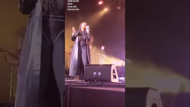 Jazmine Sullivan performing Roster