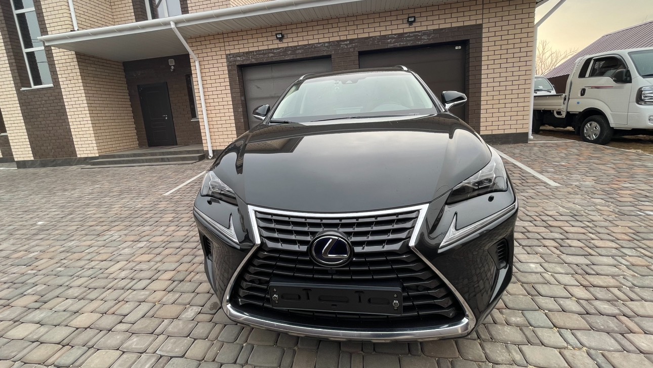 Lexus NX300h 2018 г.в., Бензин - Гибрид, V-2500, Пробег 89.000 км., цена 3.600.000₽