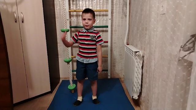 "Хочу похожим стать на папу...", Читает: Максим Захаров, 5 лет