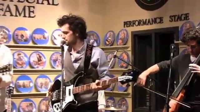 Darlingside performs 'The Catbird Seat' on WDVX