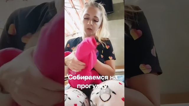 Обезьянка на прогулку идёт