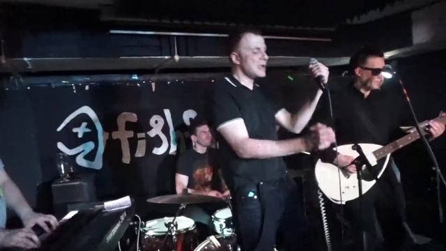 The Cavestompers!    Live at Fish Fabrique Nouvelle