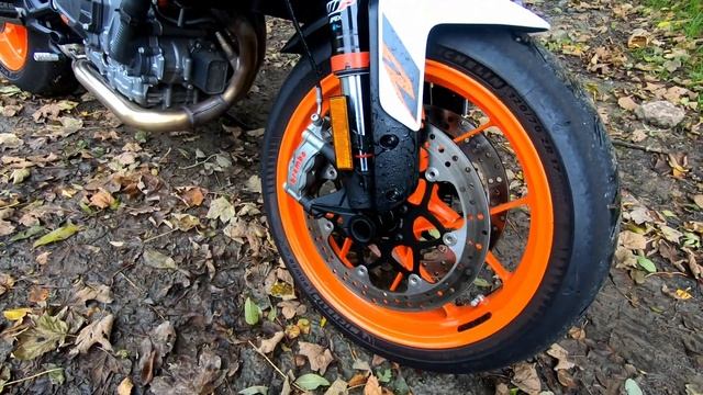 KTM 890 Duke R - Real World Test Ride (Better Than You Think)