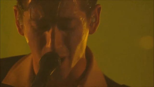 Arctic Monkeys - Crying Lightning Live iTunes Festival 2013 HD