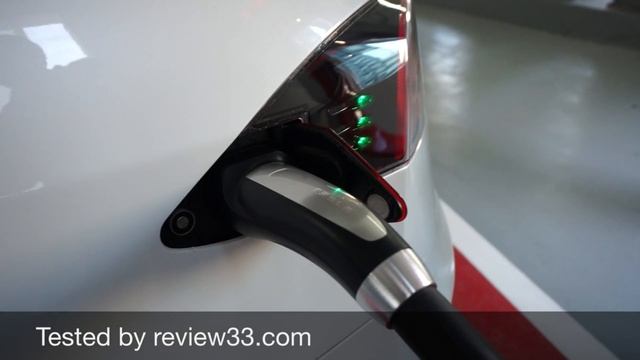 Tesla Model S P85 - Charging