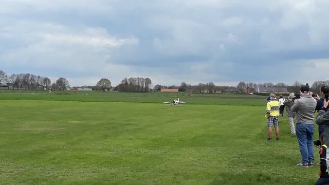 Maiden flight T-28 Trojan - Takeoff