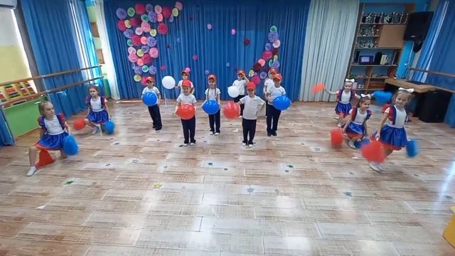 МДОБУ д/с 120, коллектив "Калинка", патриотический танец"  Вперед, Россия! "