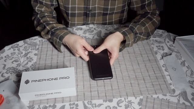 PinePhone Pro Explorer Edition Unbox and First Impression