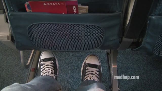 Modhop.com Review | Delta Airlines | MD-90 | Seat 28C - Exit Row