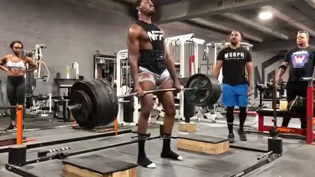 What can they lift part 6, UFCs Jon Jones 635 pounds powerlifting pull