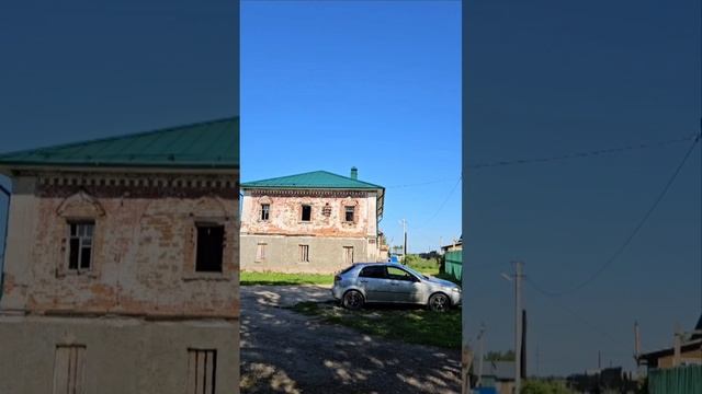 Старинный Георгиевский Белогостицкий монастырь в Ярославской области России