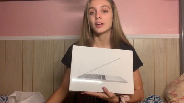 UNBOX MY MACBOOK PRO!! vlog/unboxing