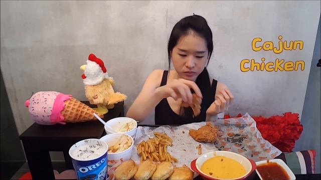 Popeyes Chicken & Oreo Ice Cream Feast! (Eating Show - Mukbang) S03E04