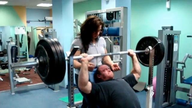 seated shoulder press 160 kg