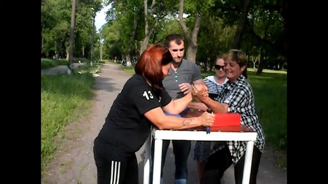 Турнирчик по армрестлингу  Парк химзавода, г Павлоград 2017