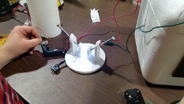 Demonstration of Miniature Tesla Coil With New Power Supply