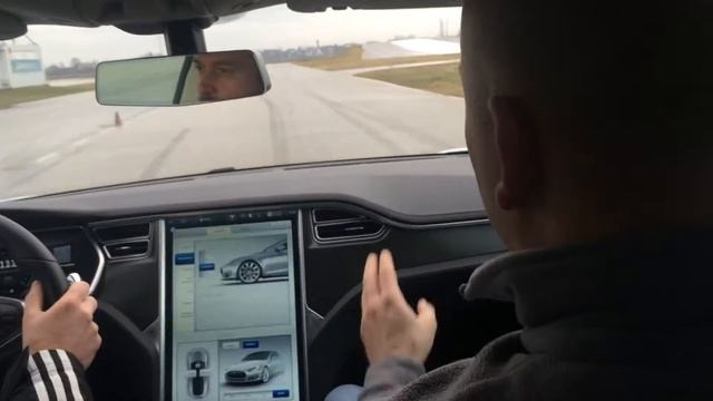 Testing Tesla S 85 kWh Performance model