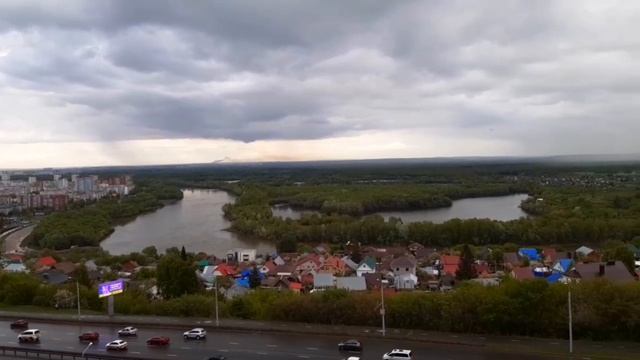 Смотровая на торговом центре на реку Белая в Уфе.