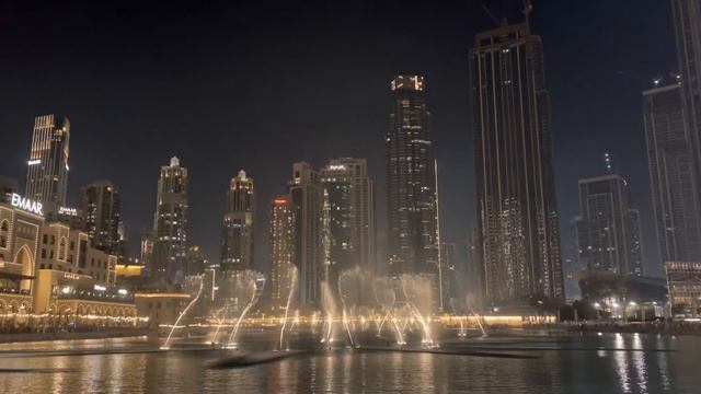 Dubai burj khalifa ( dubai mall ) fountain show iphone 13 pro max cinematic