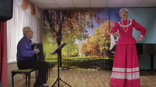 Волошина Мария. Плясовая песня "Комарики мушки  маленькие"