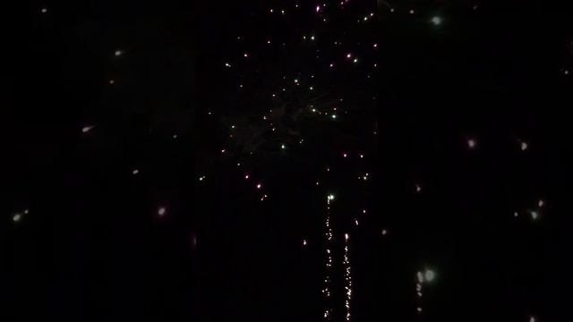 100 подписчиков ура! Фейерверк в slow-mo iPhone SE FIREWORKS in SLOWMOTION 120 HD