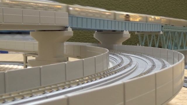 2020年7月19日 今日の鉄道模型ｼﾘｰｽﾞ#170 KATO E001形TRAIN SUITE 四季島/ﾎﾋﾞｰｾﾝﾀｰｶﾄｰ 651系1000番代タイプ2