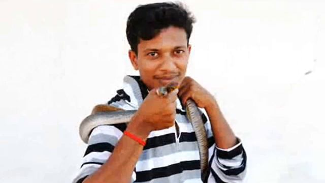 C:\Documents and Settings\s\Desktop\Movie.wmv