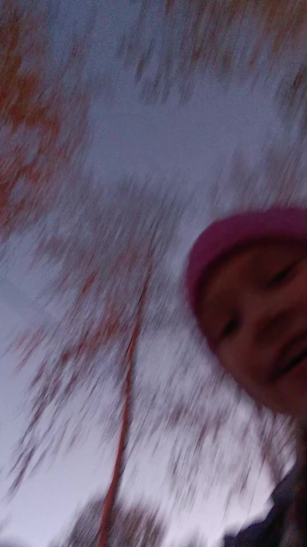 иду с подружкой домой