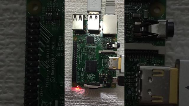 Windows 10 IoT Raspberry Pi 2 オンボードLEDの点灯動作