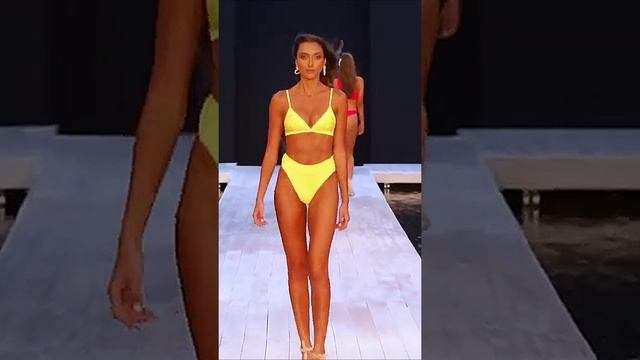 Lil & Emm Swimwear Fashion Show
Лайк Подписка И Потдержать!
Приятного Просмотра!!!