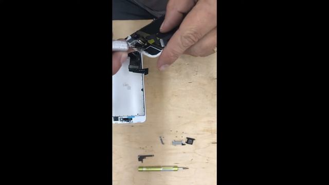 How to fix an iPhone 8 Plus Damaged LCD Screen for beginners Video 1 of 2