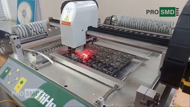 Установщик QiHe TVM802. Тестовый запуск монтажа SMD-компонентов.