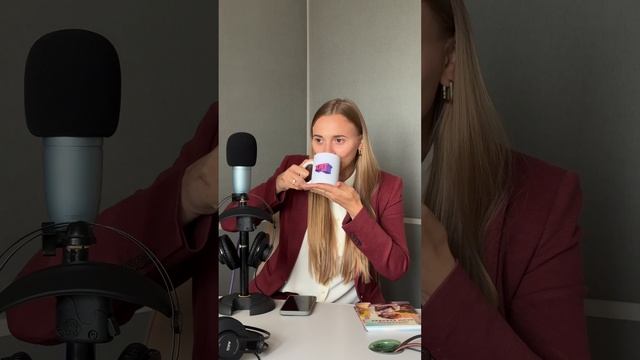 История о том, как я ходила на «Прямой Зефир» Хит ФМ 🤗
#финансоваяграмотность #финансы #инвестиции