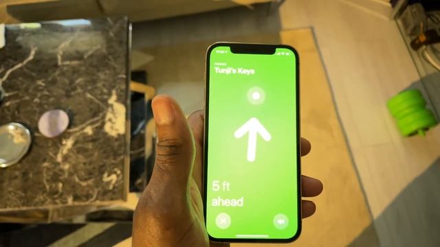 Apple AirTags demo and review