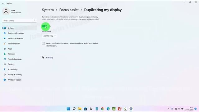 Windows 11 Home : How to set Focus assist When I 'am duplicating my display as Alarm only