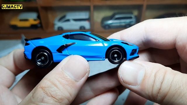 Unboxing of Tomica Chevrolet Corvette C8