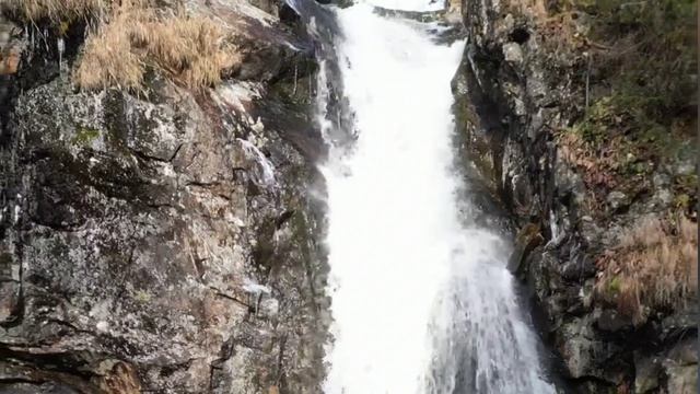 прогулка до Соболинного озера, водопад