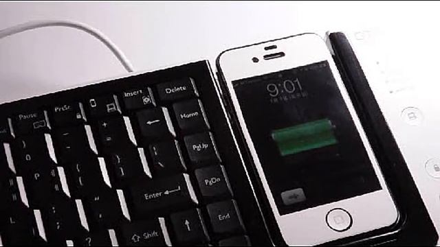OMNIO WOWKeys Review [FULL sized QWERTY keyboard for iPhone and PC, together]