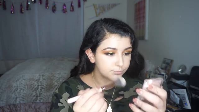 FRIENDCATION PALETTE LOOK: I Put On Green Eyeshadow and Feel Edgy