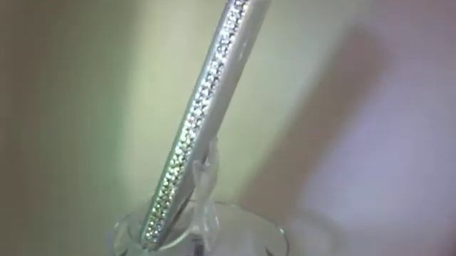100 % Swarovski Grey Bumper.AVI